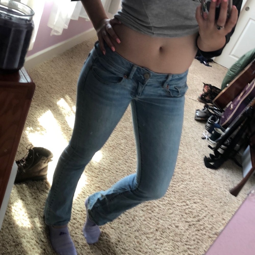 American Eagle blue jeans